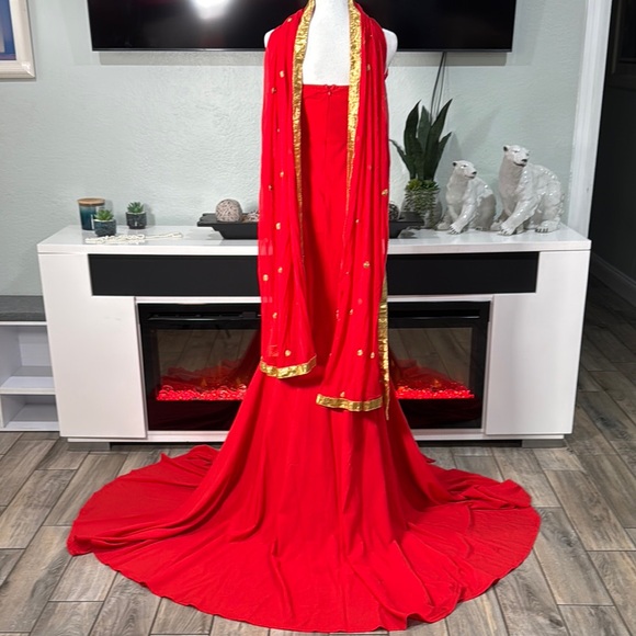 Elegant Evening Gown Mermaid Style Off Shoulder Red Evening Gown - Picture 1 of 5